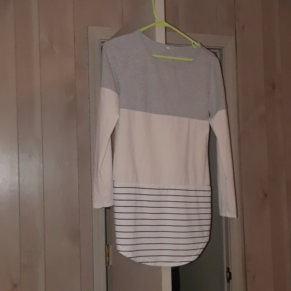 Long shirt. - Picture 2 of 2